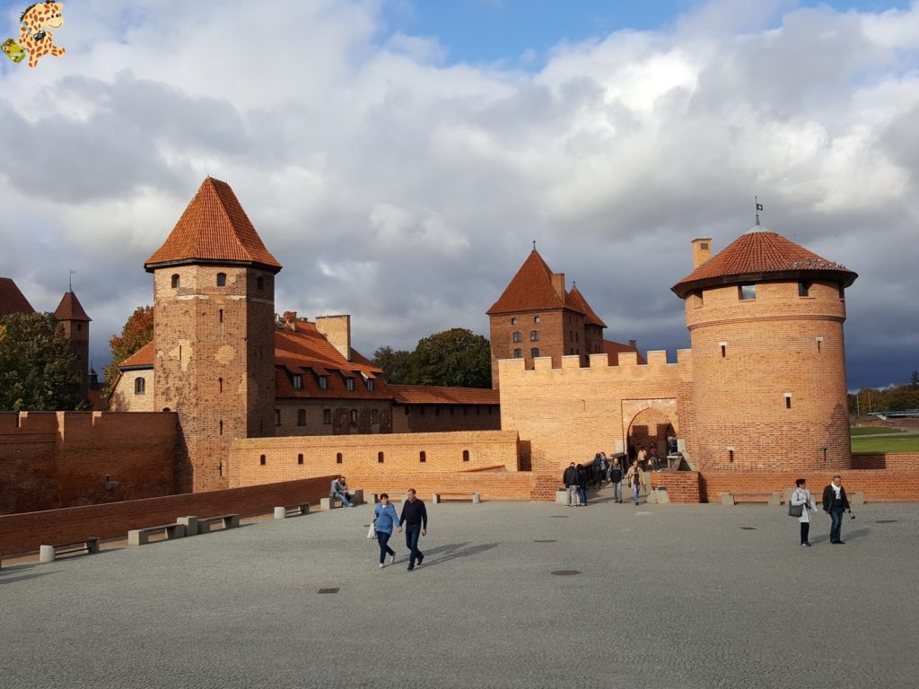 castillomalbork283329 1024x768 - Castillo de Marlbork, la fortaleza roja